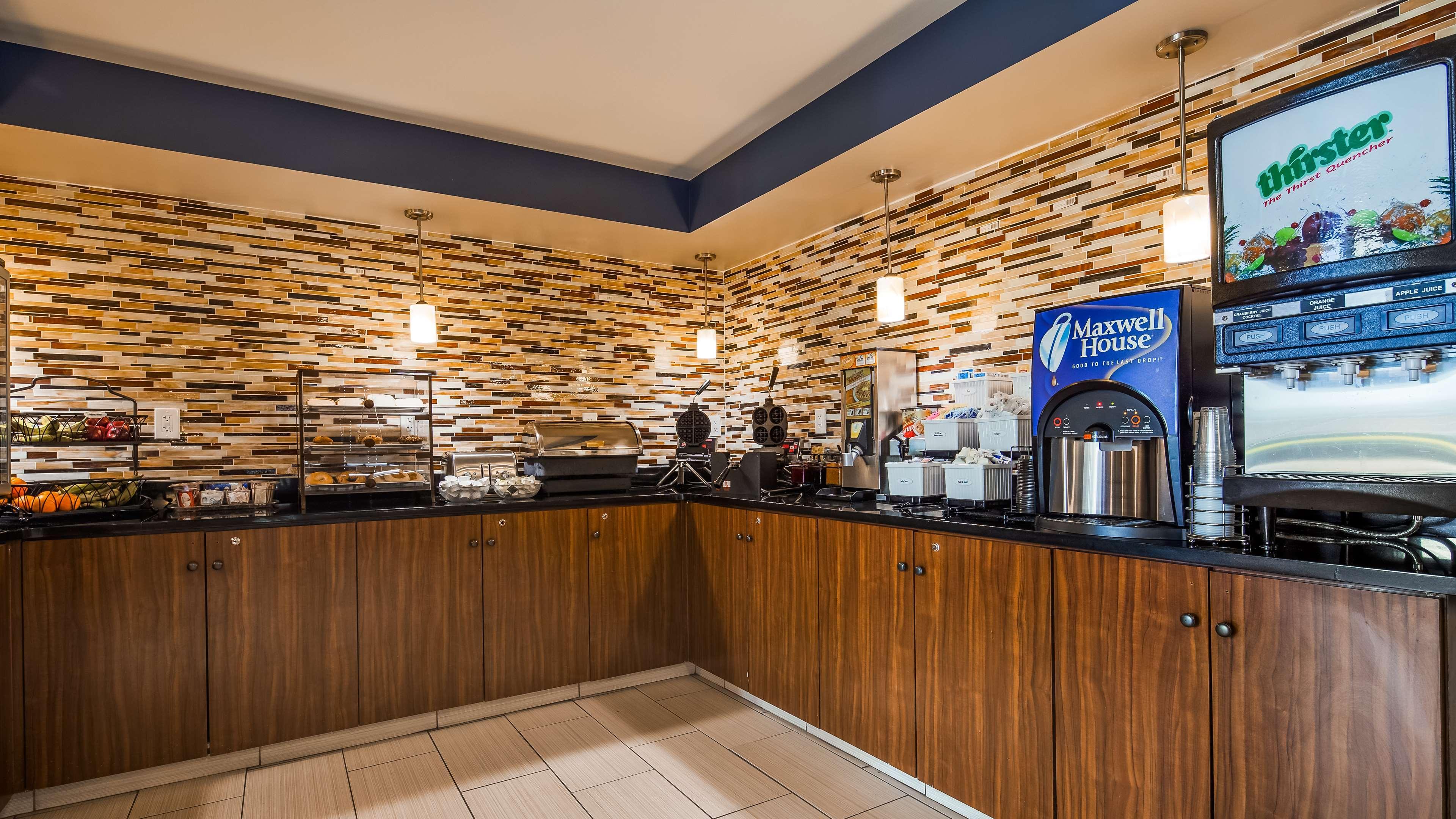 Best Western Center Inn Virginia Beach Bagian luar foto